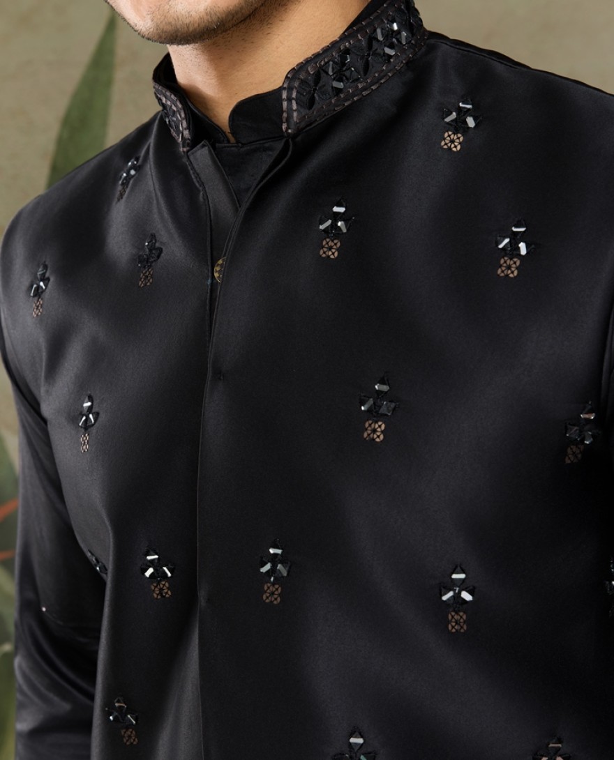 61101-black - Elegant Black Embellished Kurta Set for Men